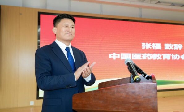 “健康中国职工先行——致敬劳动者 慢病防治健康行”走进丰台区政务服务中心公益活动圆满举行